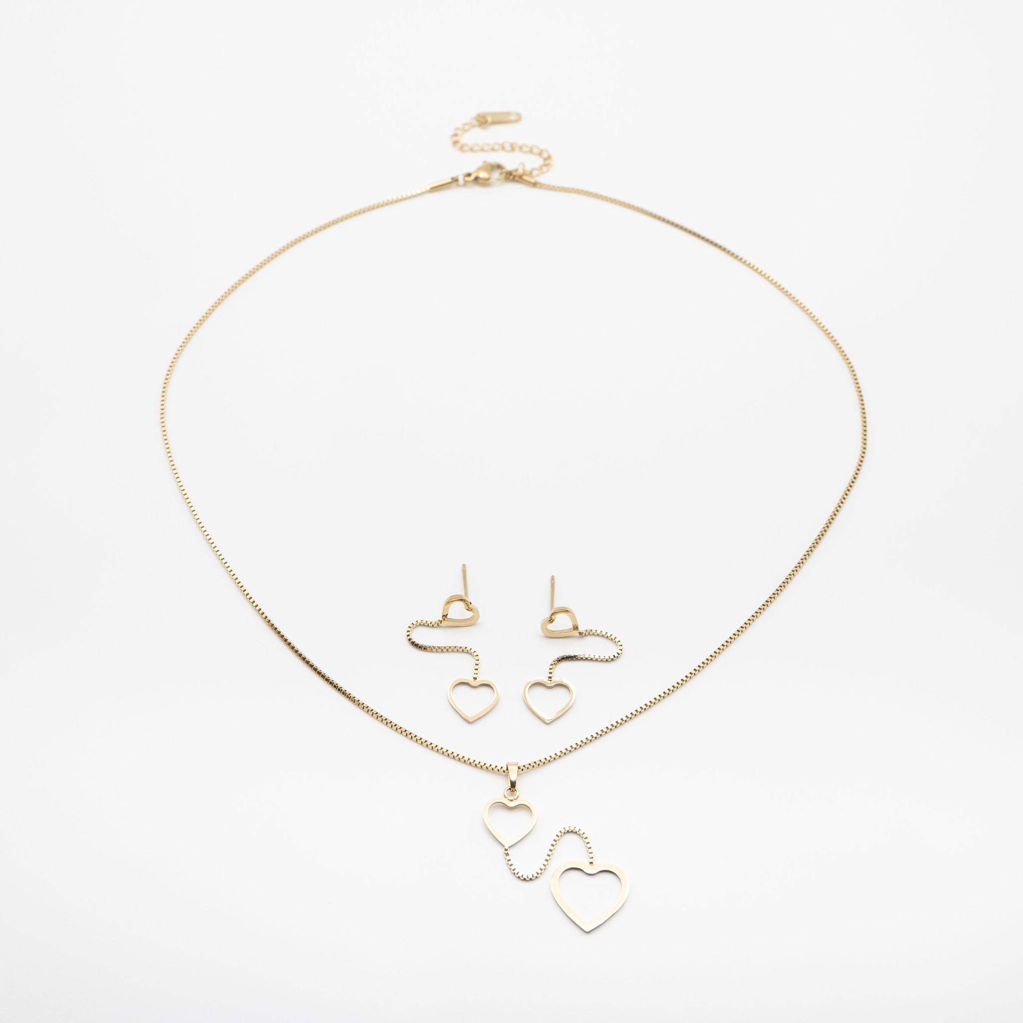 Set De Aretes Y Collar De Corazón