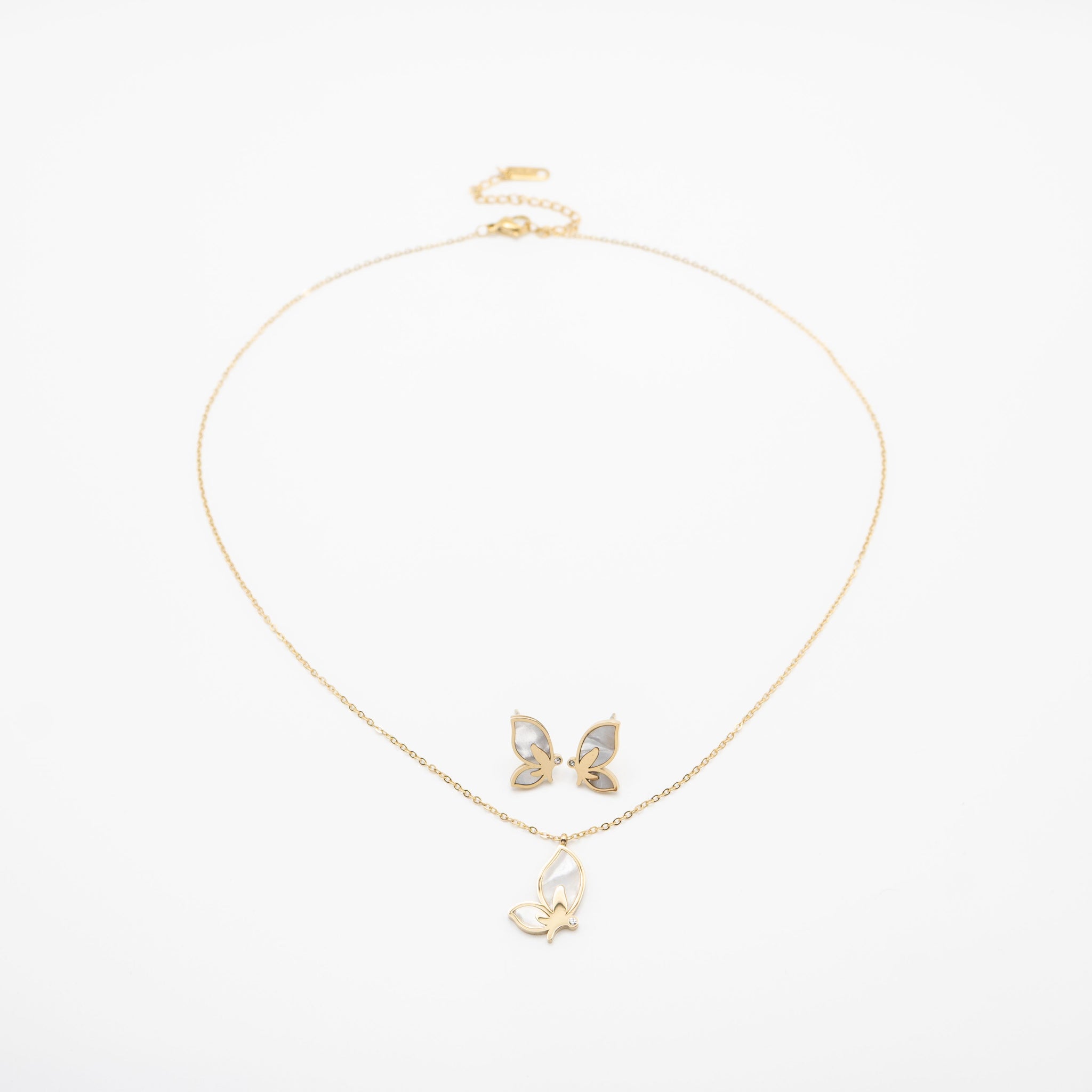 Set De Aretes Y Collar De Mariposa