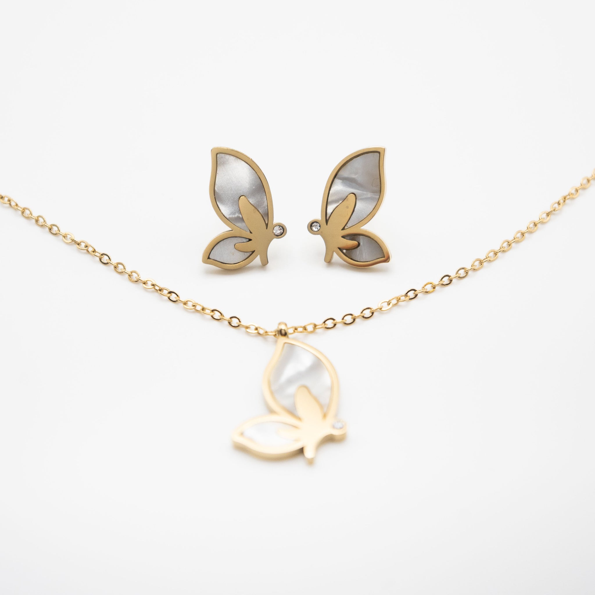 Set De Aretes Y Collar De Mariposa