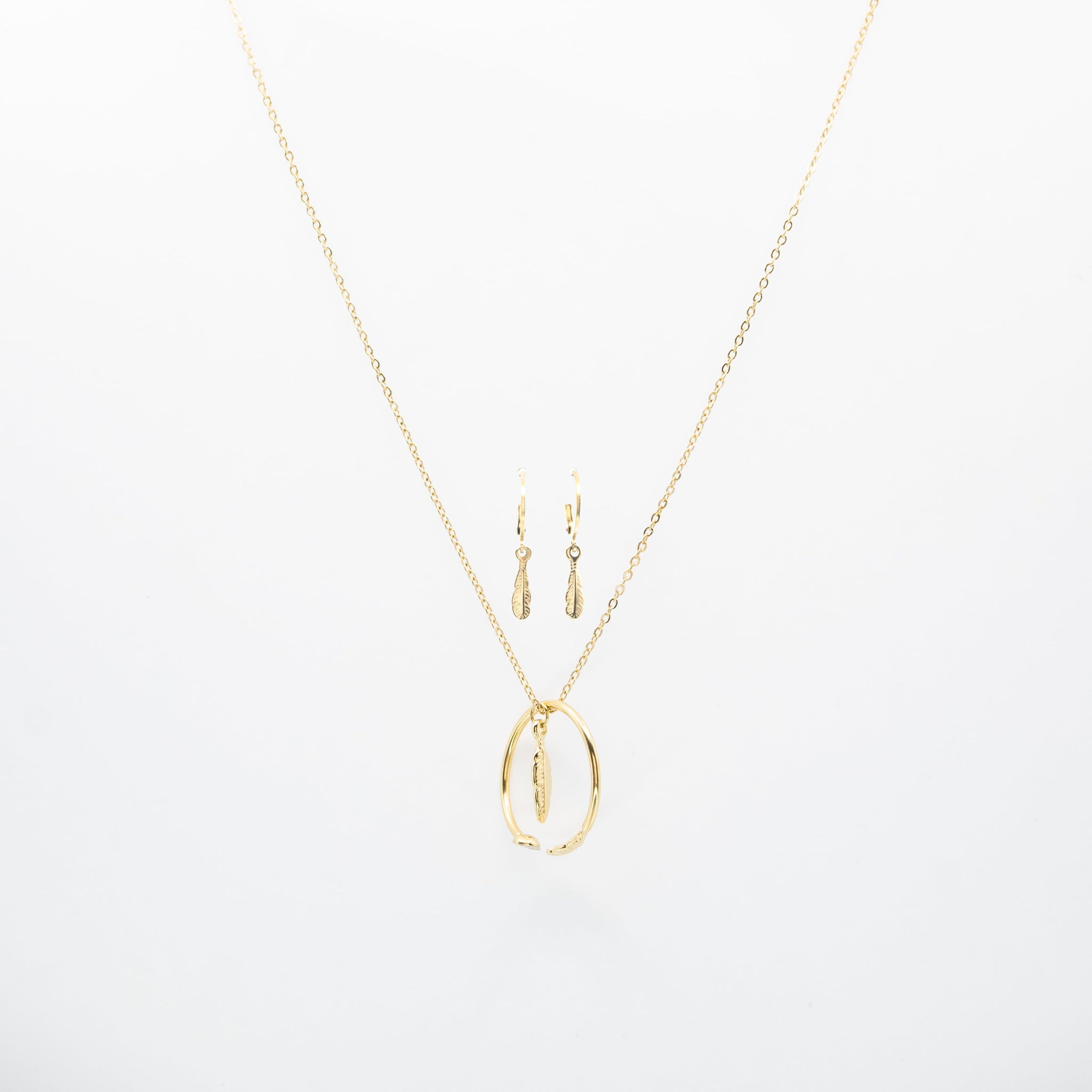 Set De Aretes Y Collar De Plumas