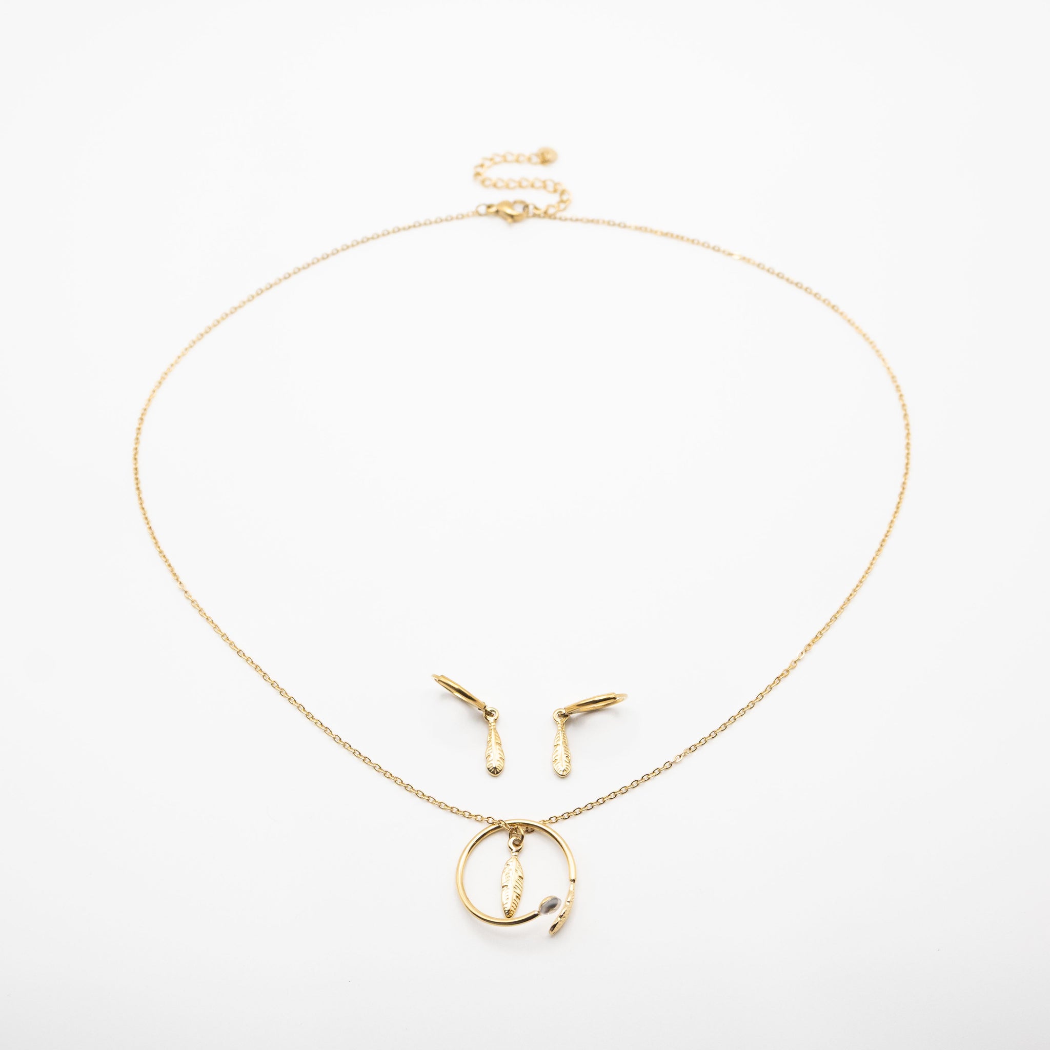 Set De Aretes Y Collar De Plumas