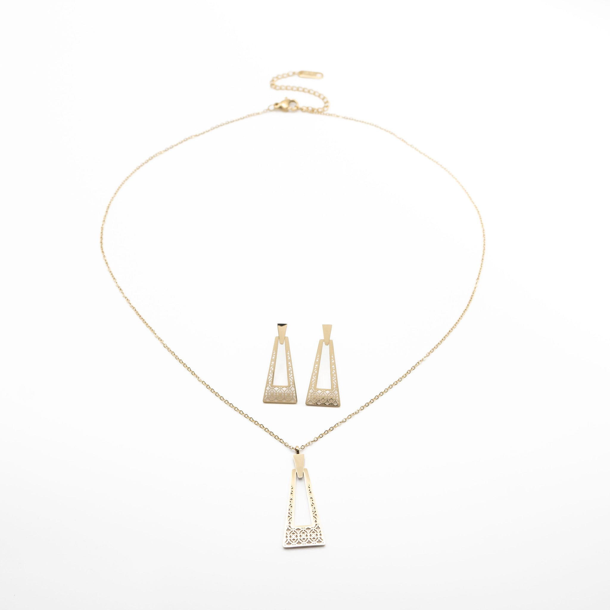 Set De Aretes Y Collar Triangular