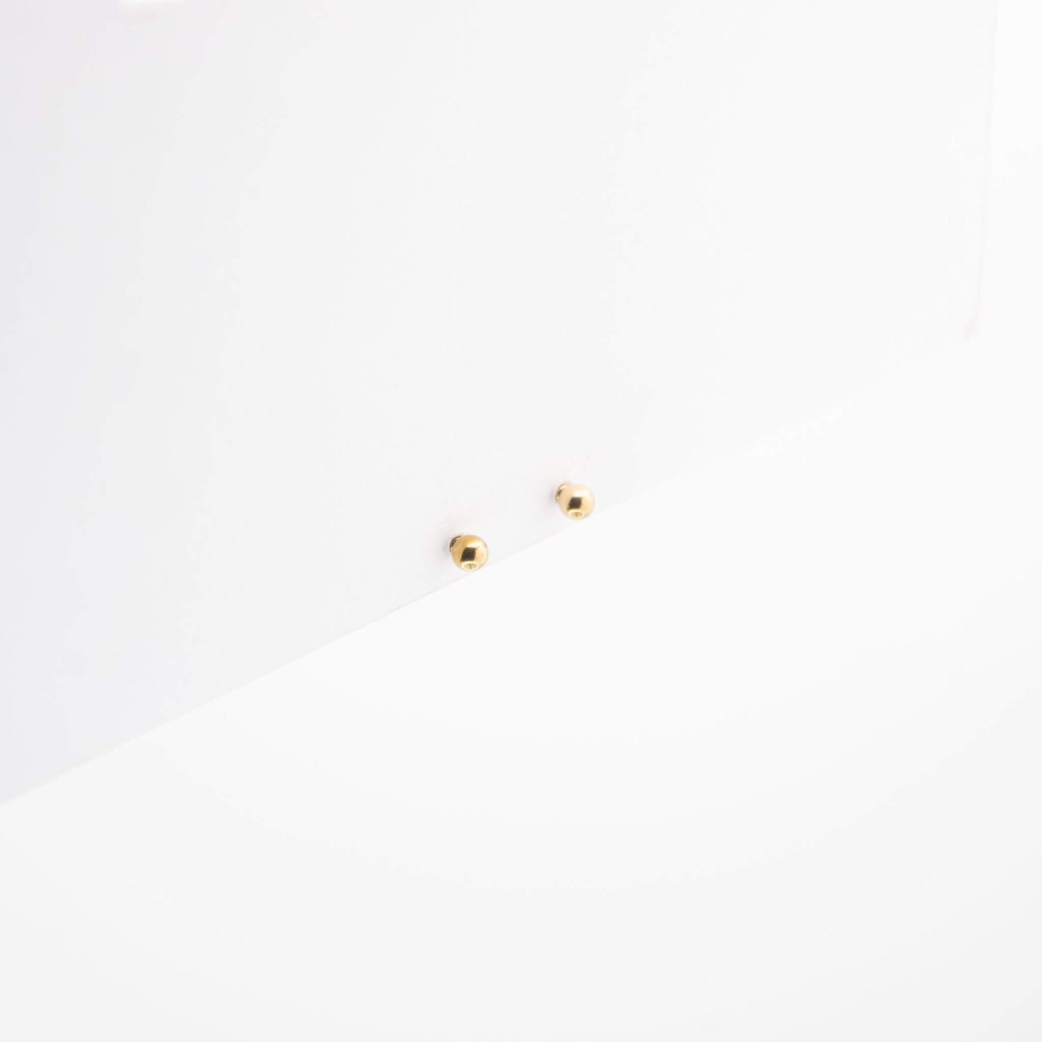 Aretes Dorados Minimalistas Pequeño