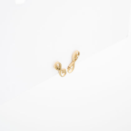 Aretes De Infinito, Latido Y Corazón
