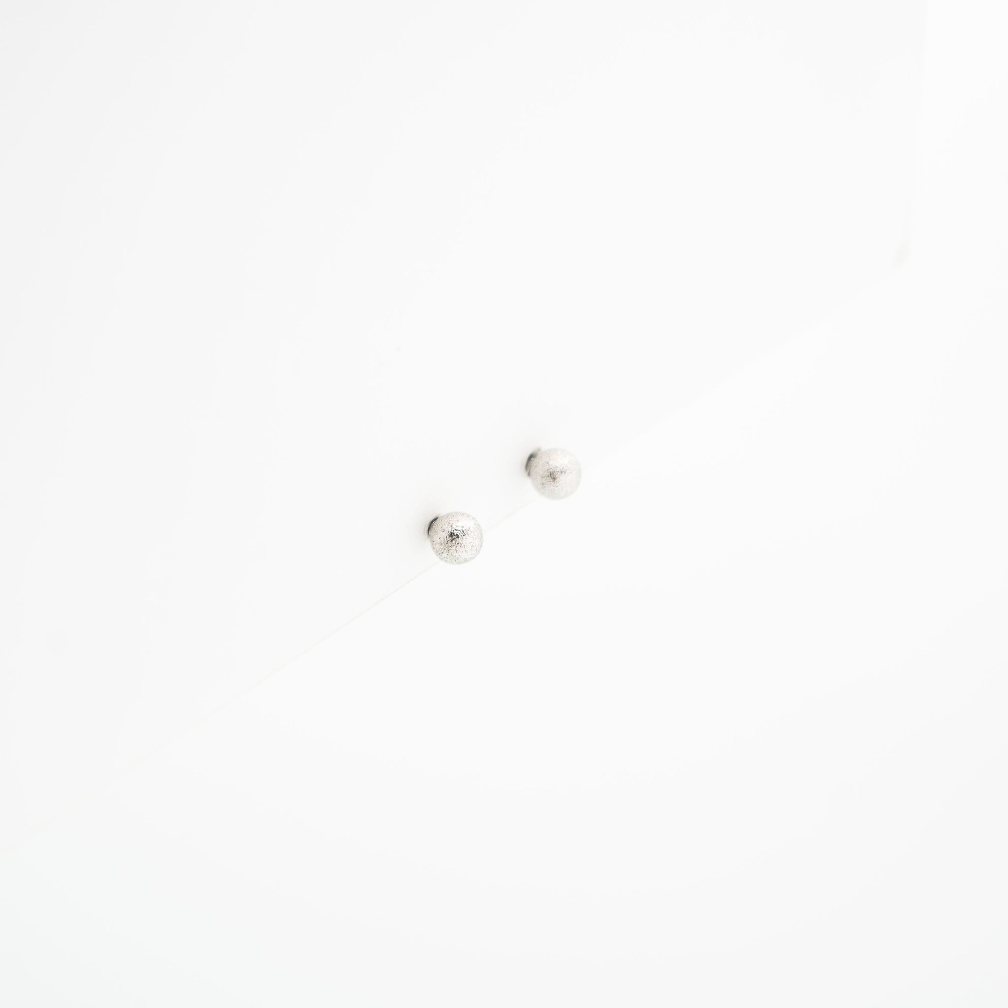 Aretes Minimalistas Con Textura