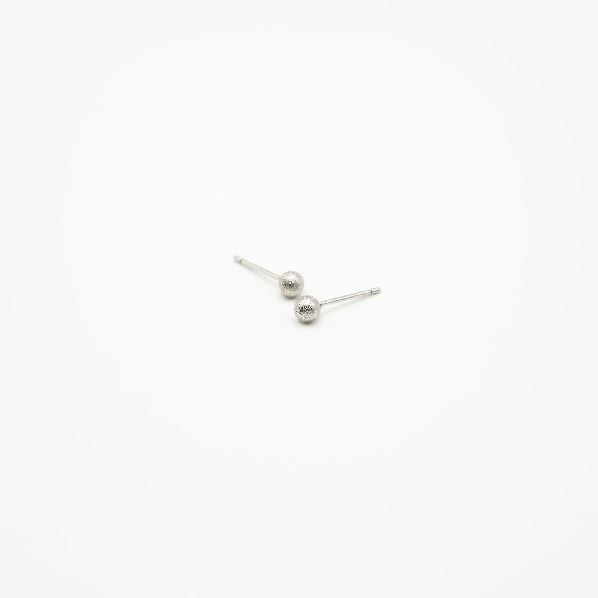 Aretes Minimalistas Con Textura