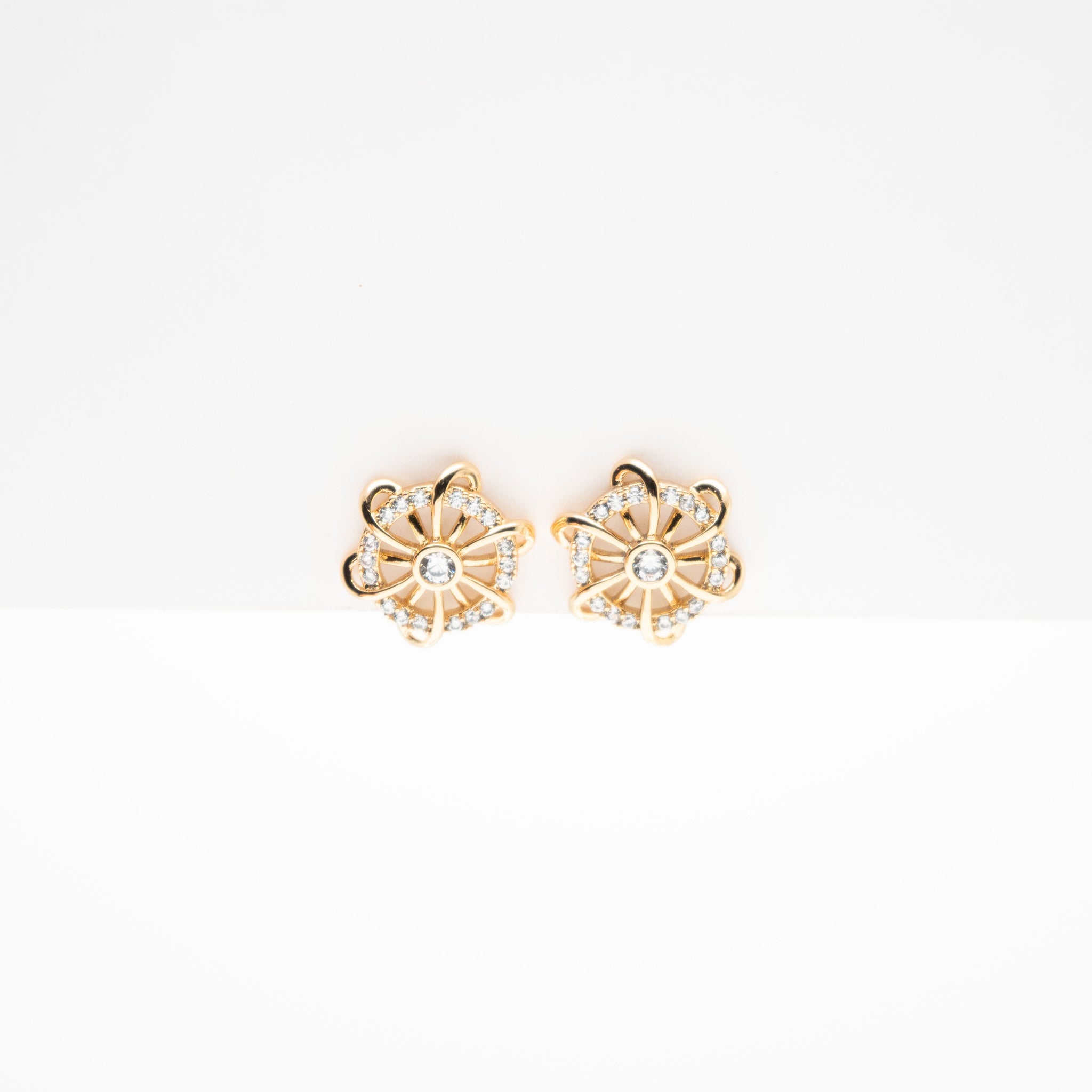 Aretes Entrelazo Dorado Strass