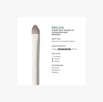 Brocha M134 para Corrector con Punta de Pala