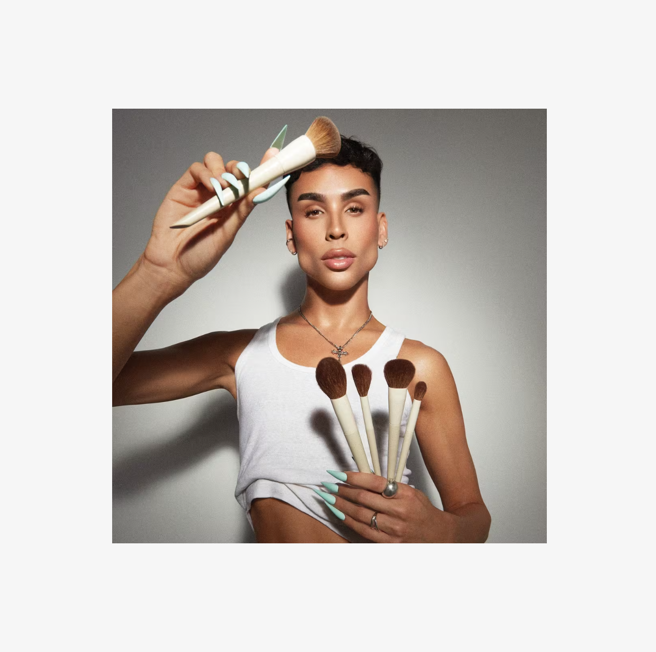 Brocha Morphe X Ariel A19 Signature Dual-Ended Concealer Brush