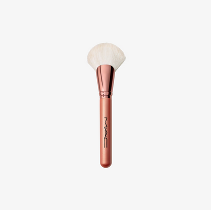 Brocha 143S Bronzer Fan – MAC