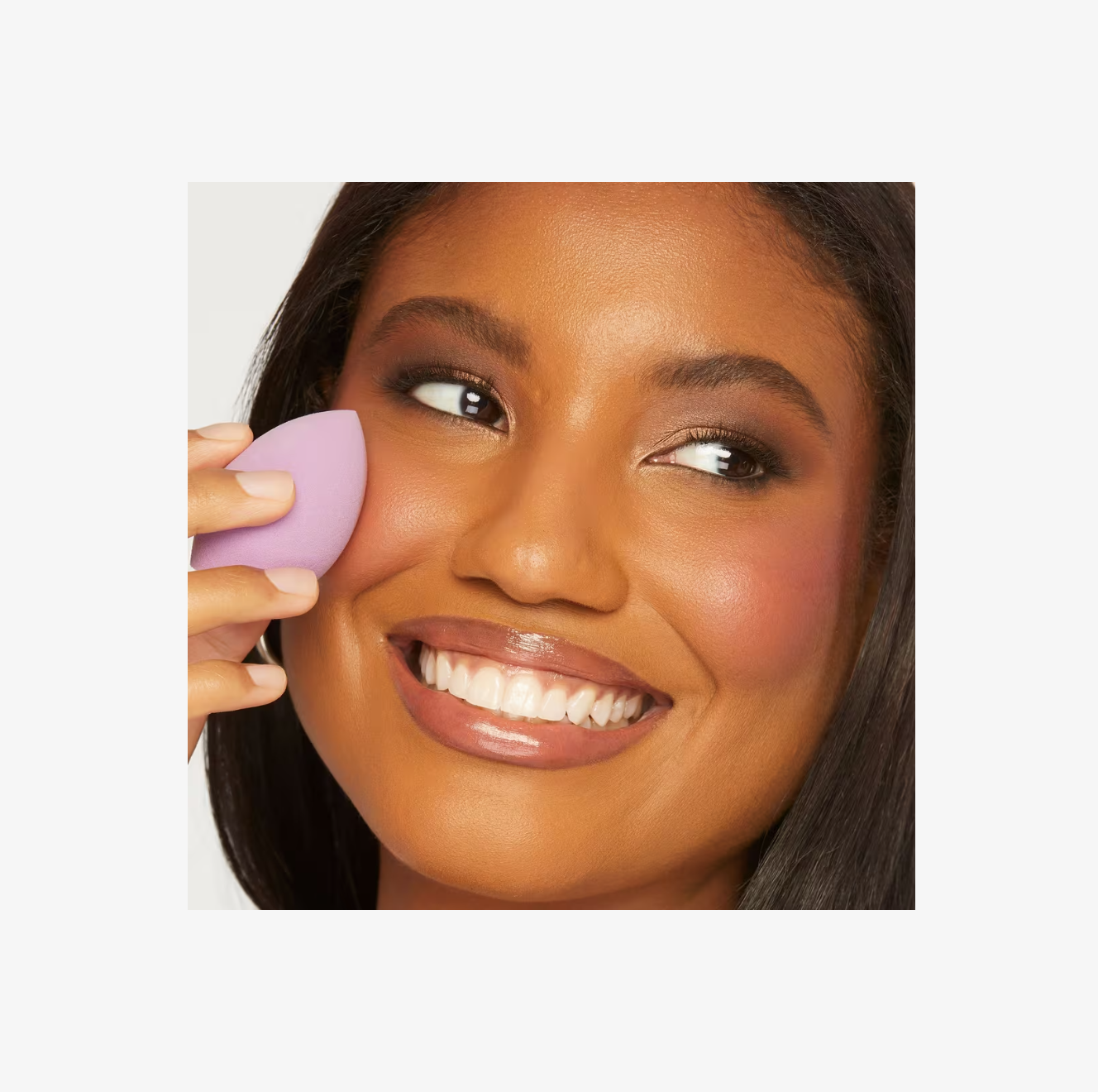 Esponja Quickie Blending Sponge de la línea Double Duty Beauty de Tarte