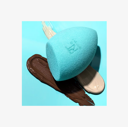 Miracle Airblend Mattifying Makeup Sponge de Real Techniques