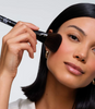 Saie Brocha para Rubor The Powder Blush Brush
