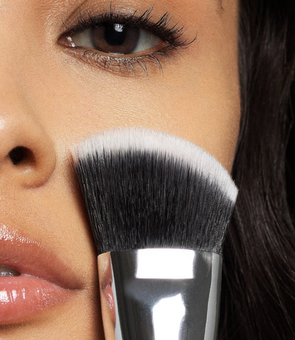 HAUS LABS BY LADY GAGA Brocha para base libre de crueldad