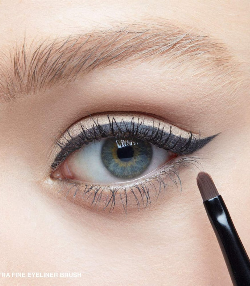Bobbi Brown Brocha Ultra Fina para Delinear Ojos