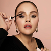 Rare Beauty by Selena Gomez Perfect Strokes Máscara Universal Voluminizadora