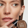 Saie Dew Bronze — Bronceador Líquido en Crema con Efecto Soft-Focus