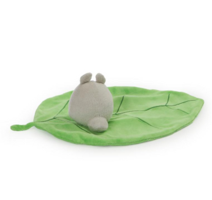Peluche Totoro Gund en Hoja