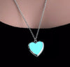 Collar Corazón Relicario Brilla En Obscuridad
